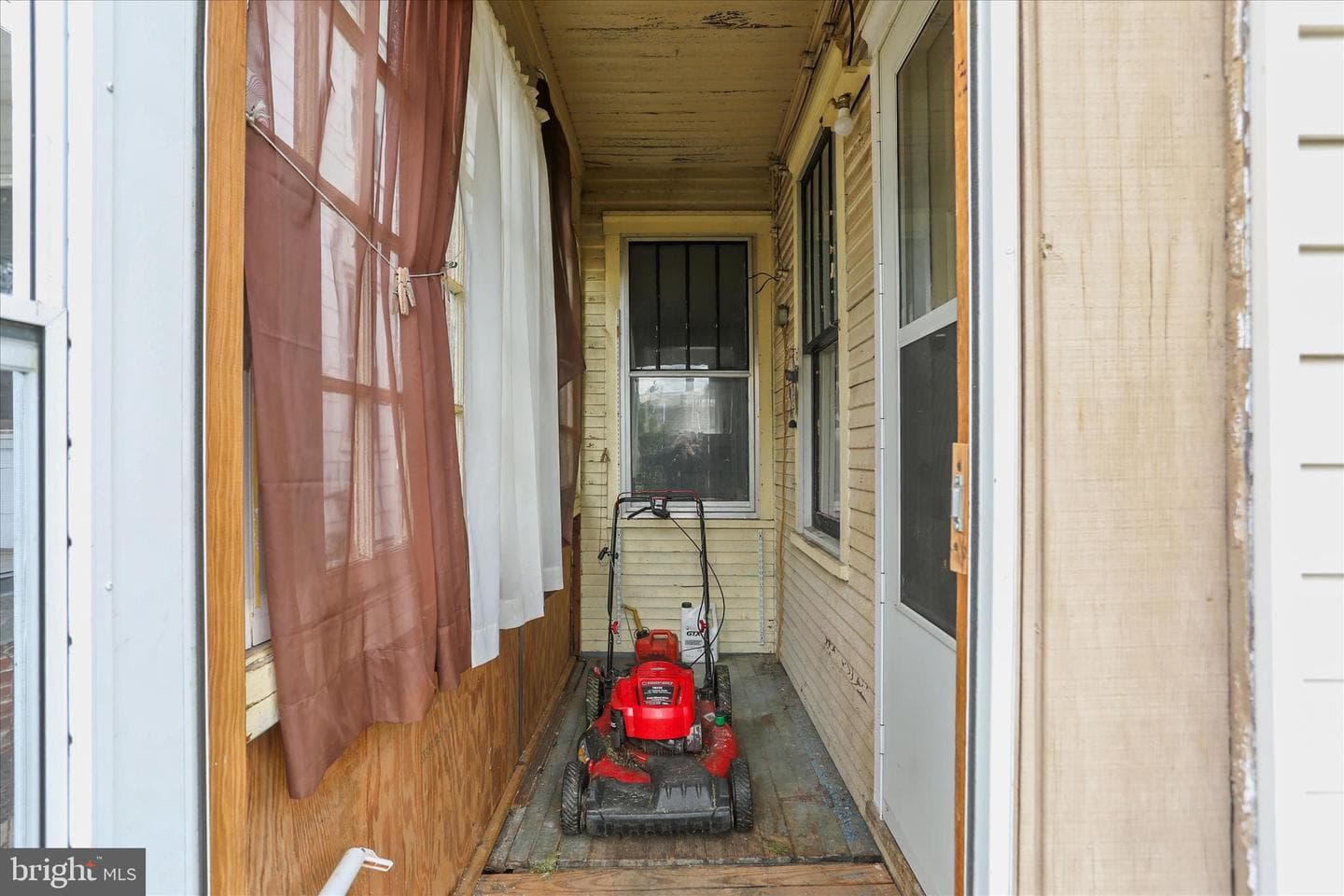 1038 W Locust St photo 25