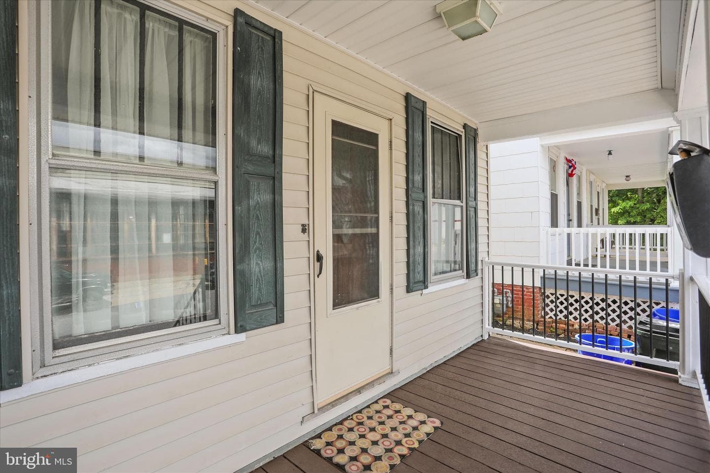 1038 W Locust St photo 5
