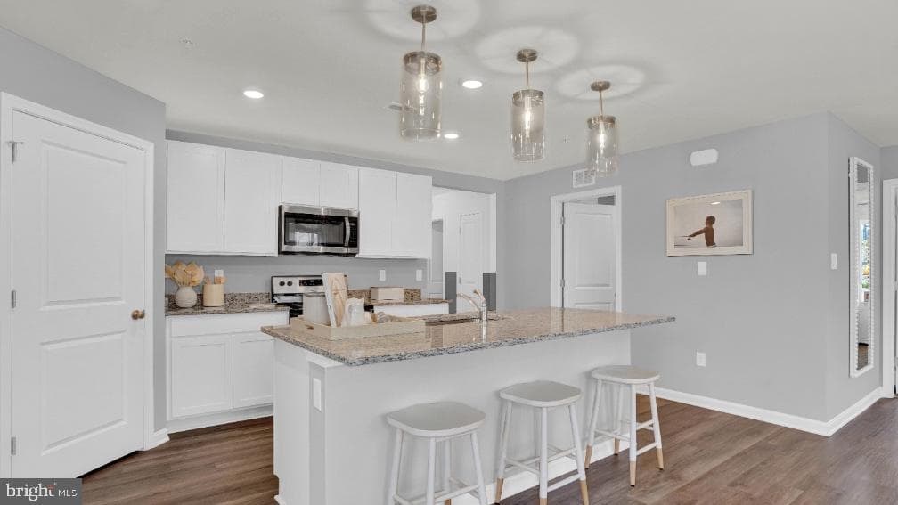 125 Christina Drive photo 4