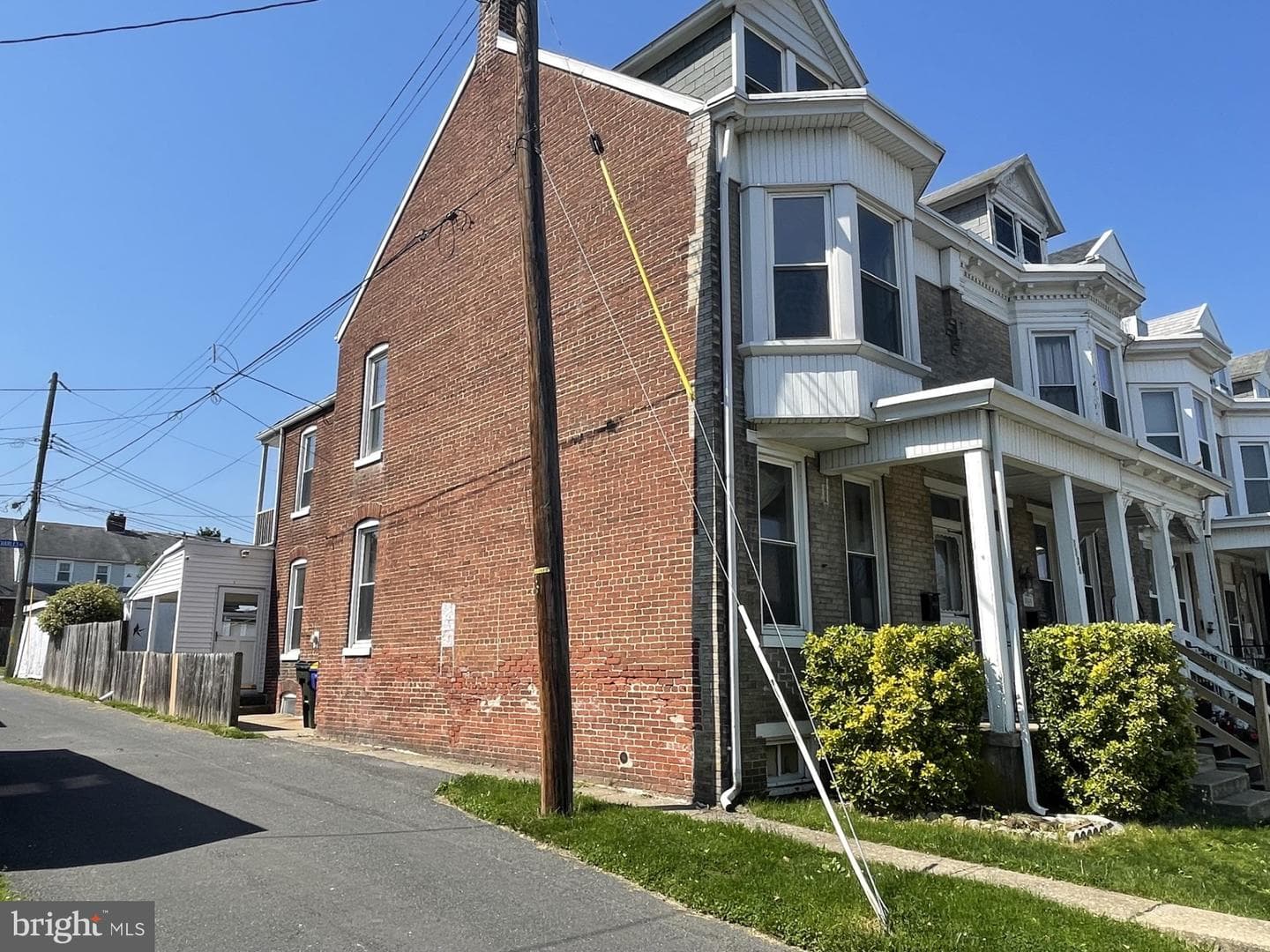 1136 E South Street photo 14
