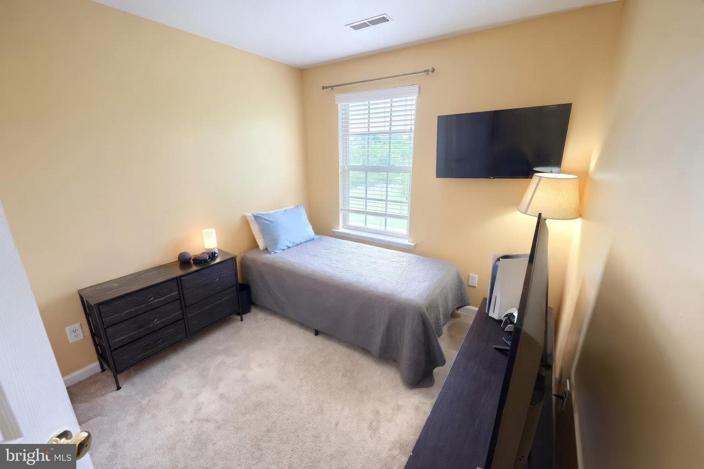 95 Colonial Drive photo 20