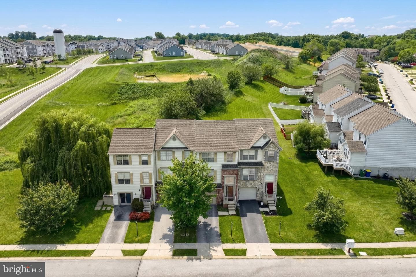 95 Colonial Drive photo 32