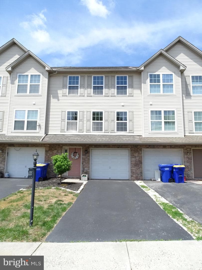 235 Fisher Drive photo 2