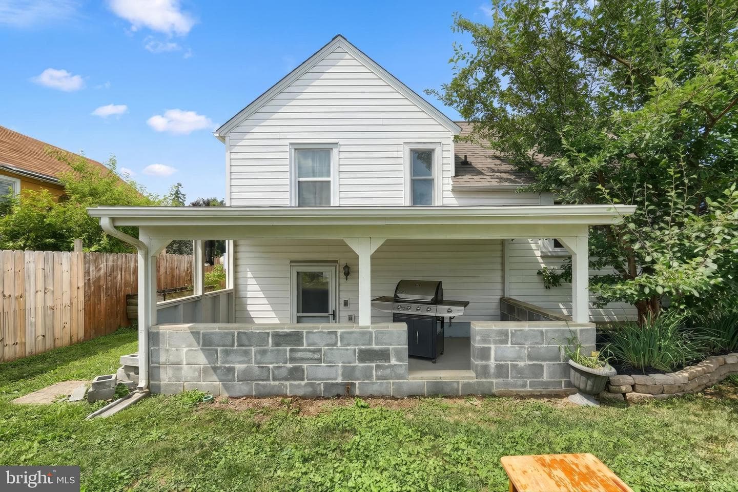 724 Village Road photo 10