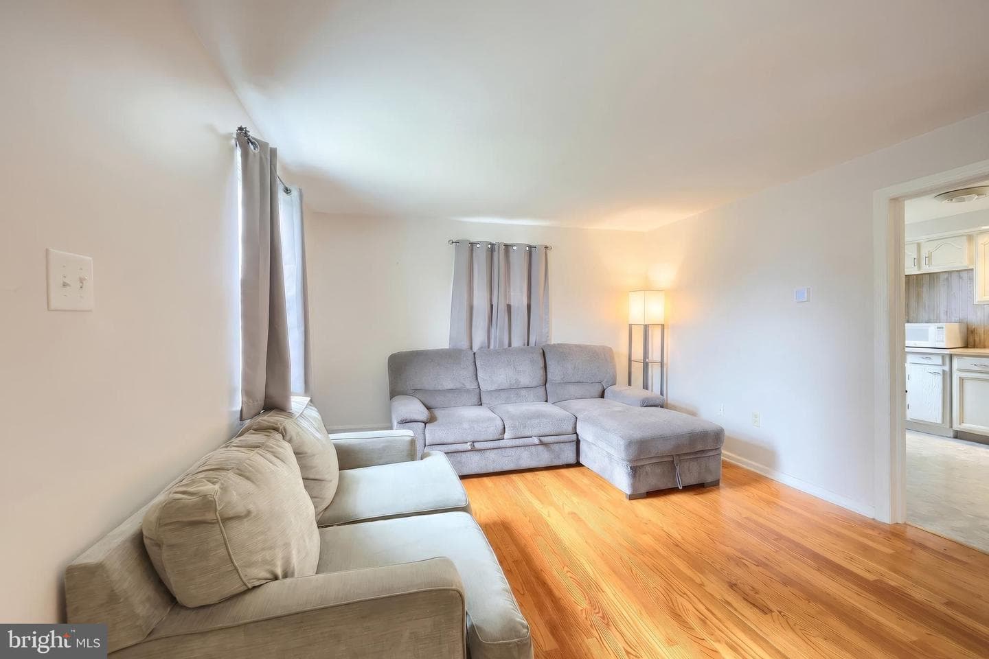 724 Village Road photo 12