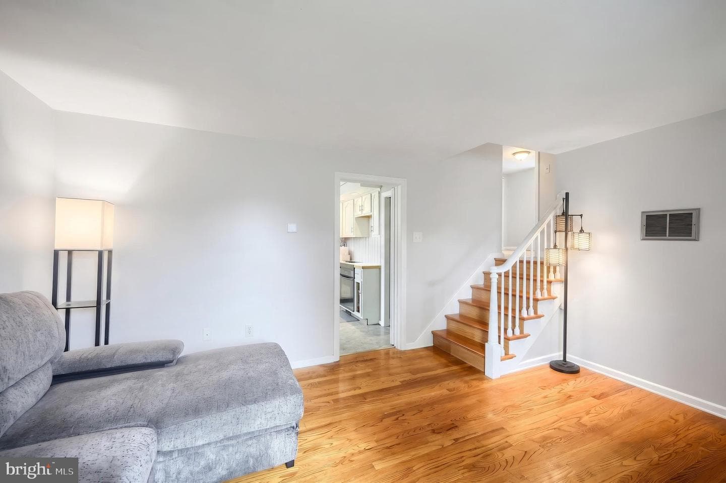 724 Village Road photo 14