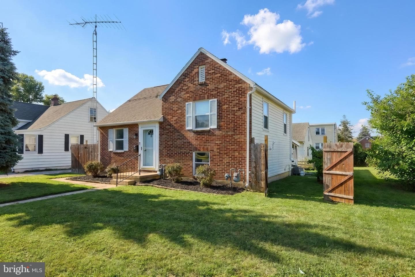 724 Village Road, York