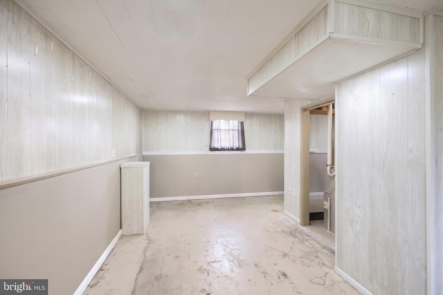 724 Village Road photo 25