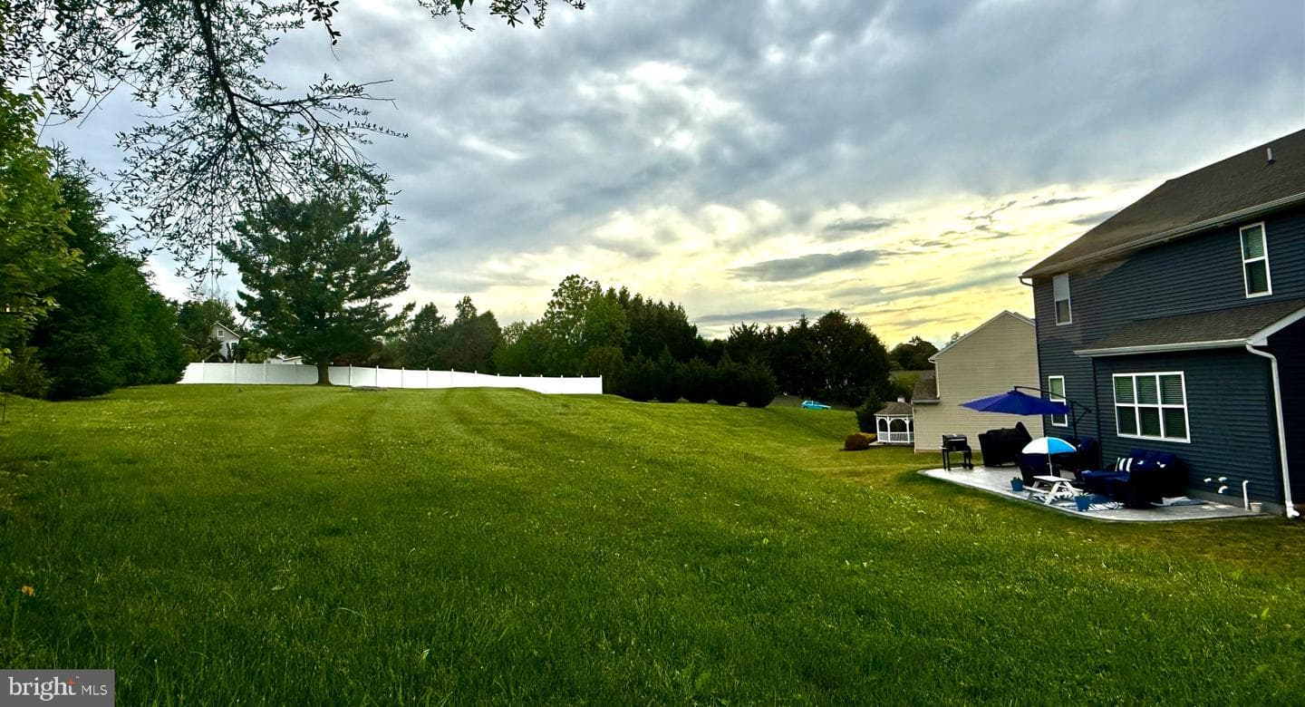 20 Greenview Drive photo 43