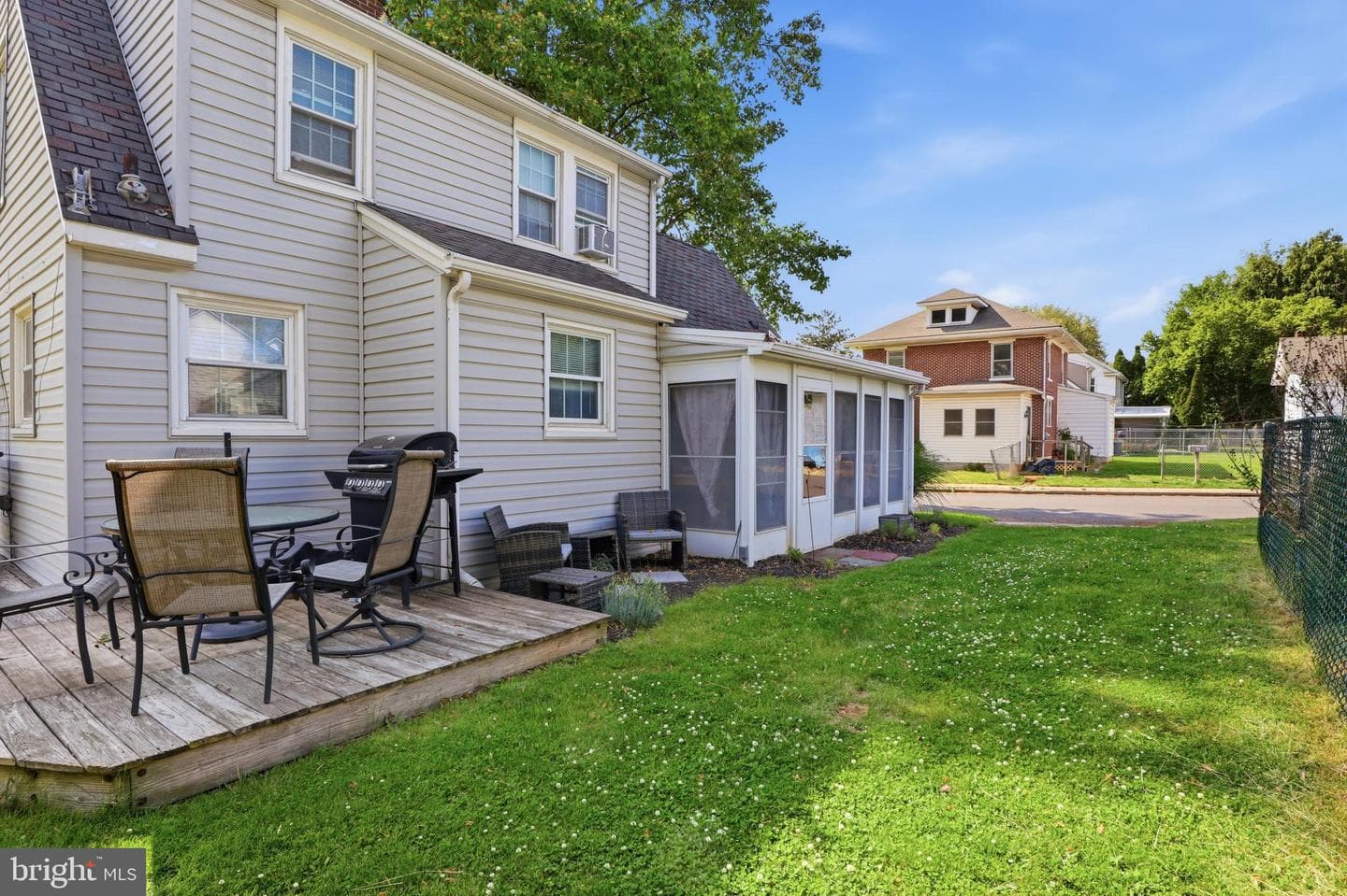 44 N Gotwalt Street photo 28