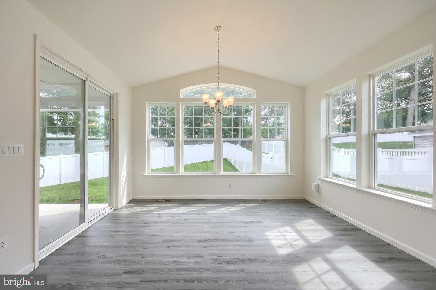 61 Black Oak Court photo 4