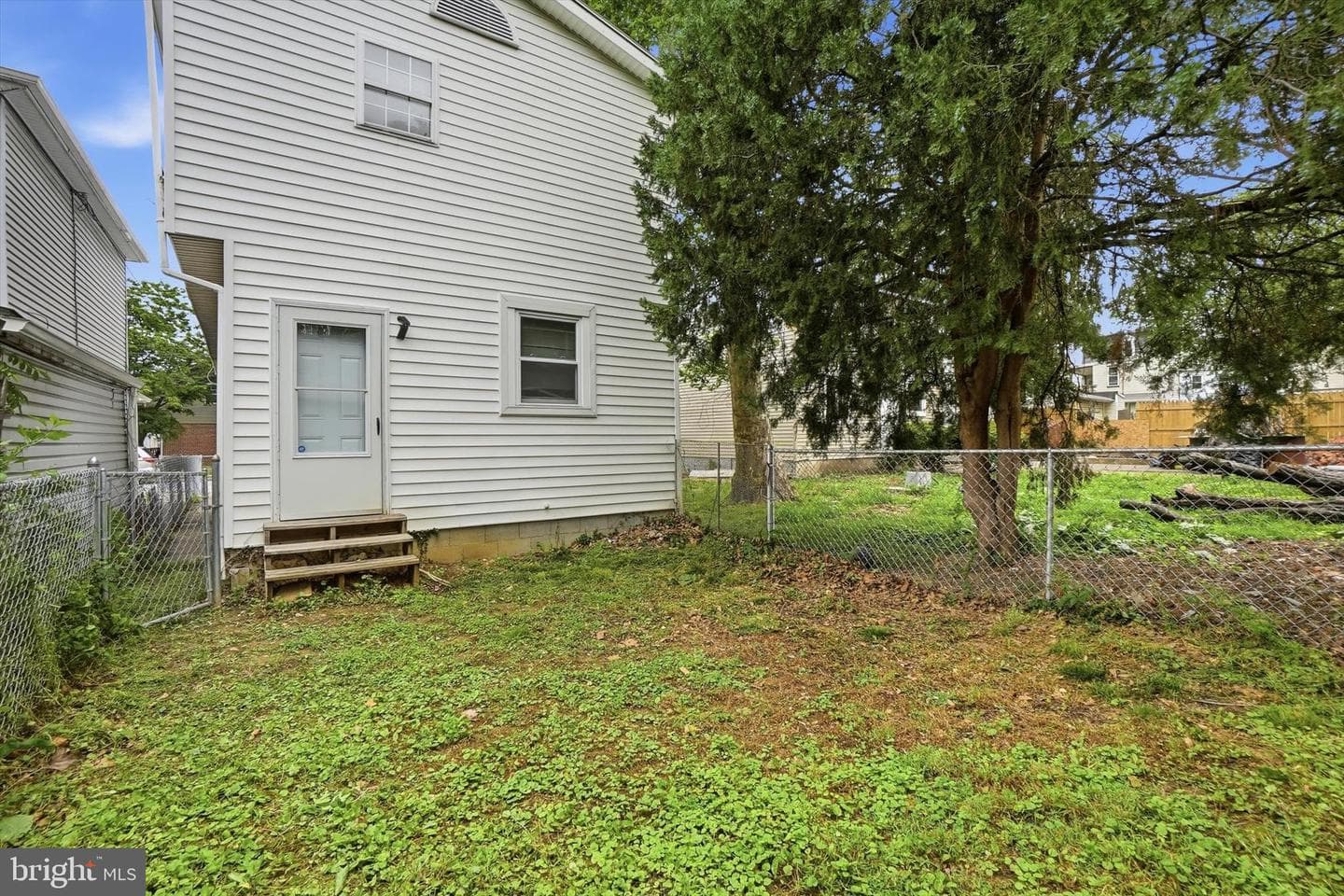738 Edison Street photo 22