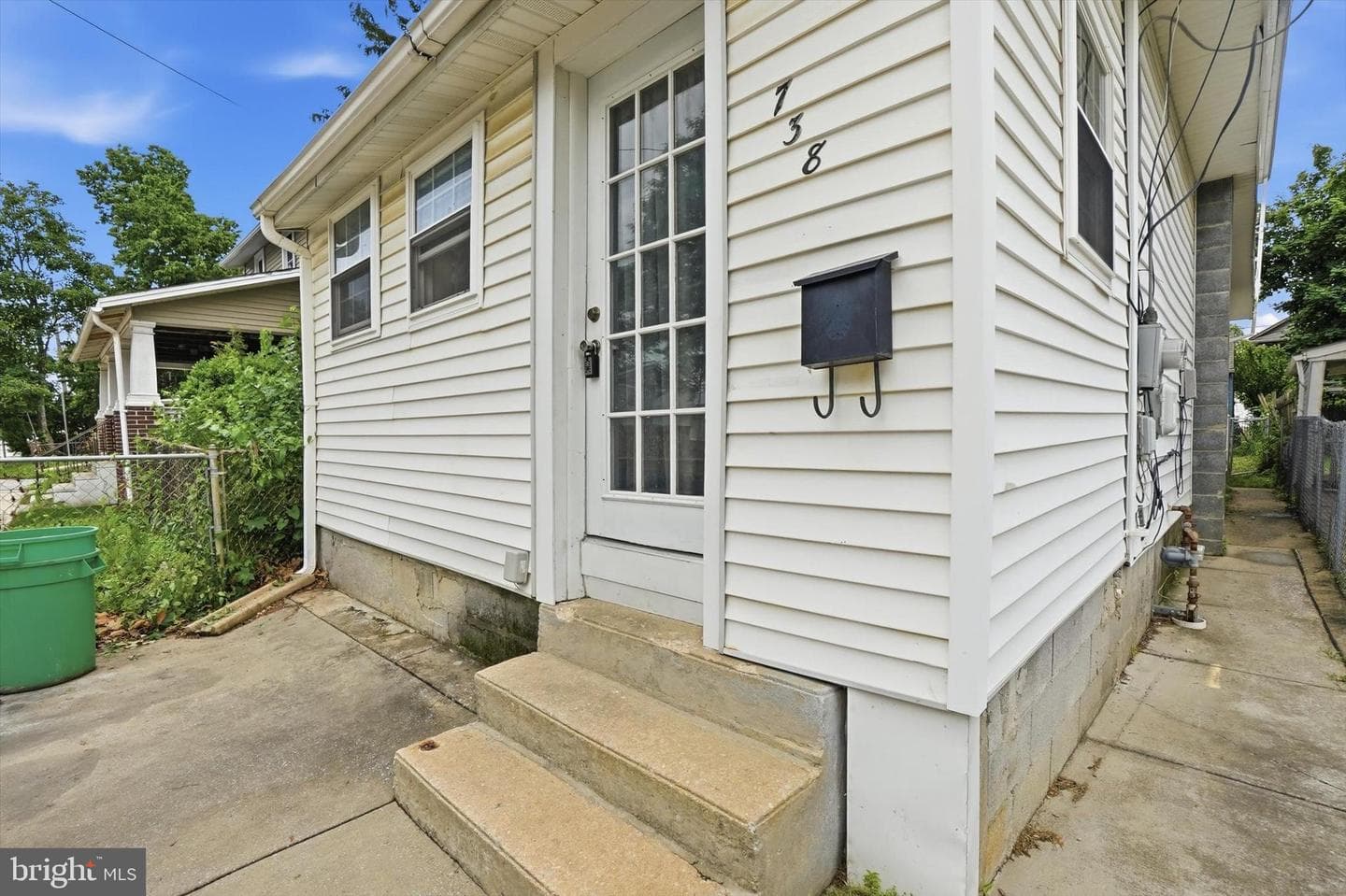 738 Edison Street photo 23