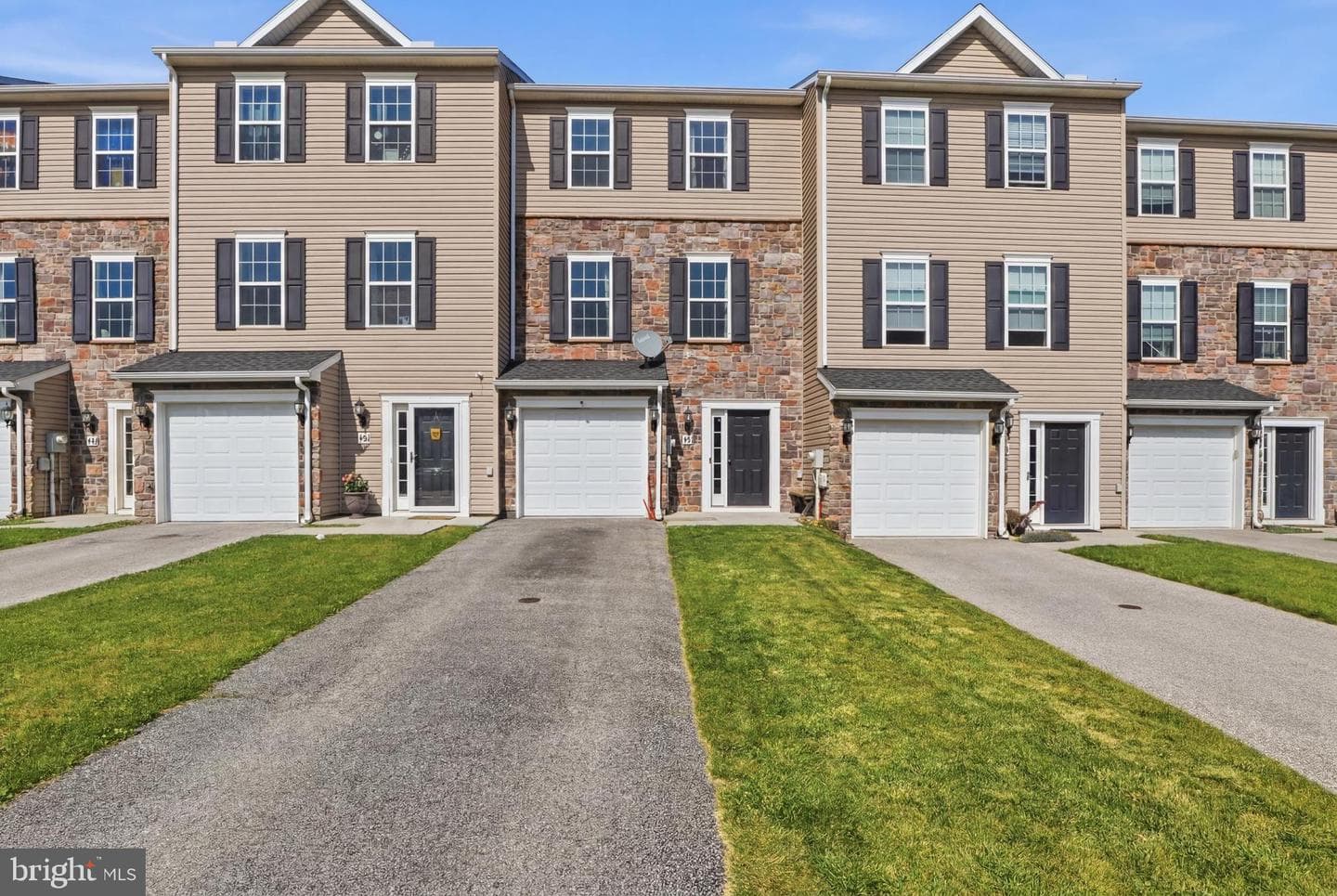 48 Holstein Drive, Hanover