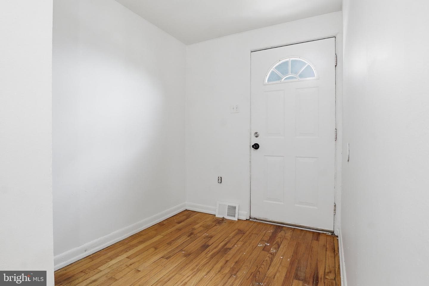 863 E Kings Court photo 3