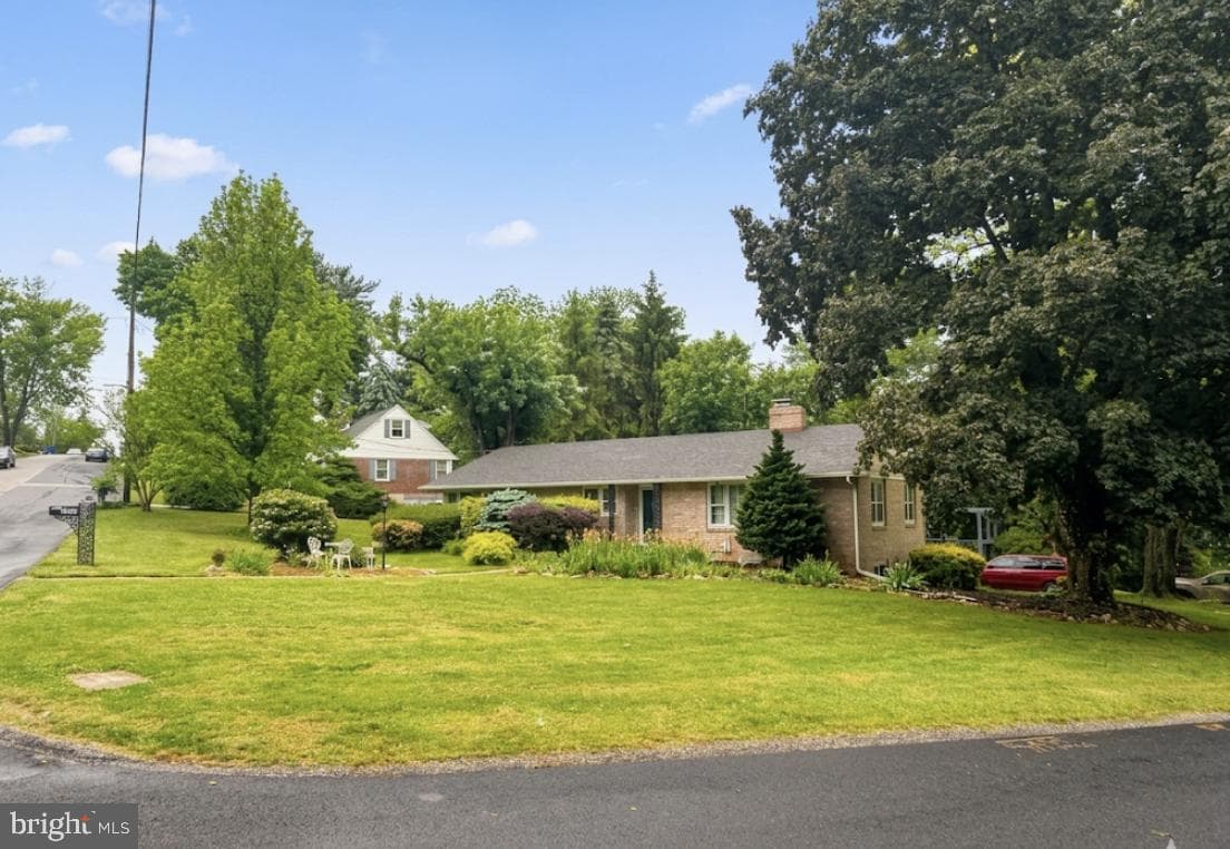 1589 Hollywood Parkway photo 4