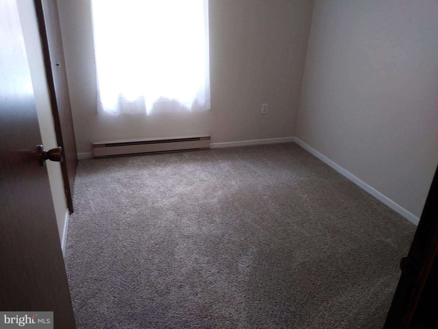 558 Hammond Avenue photo 11