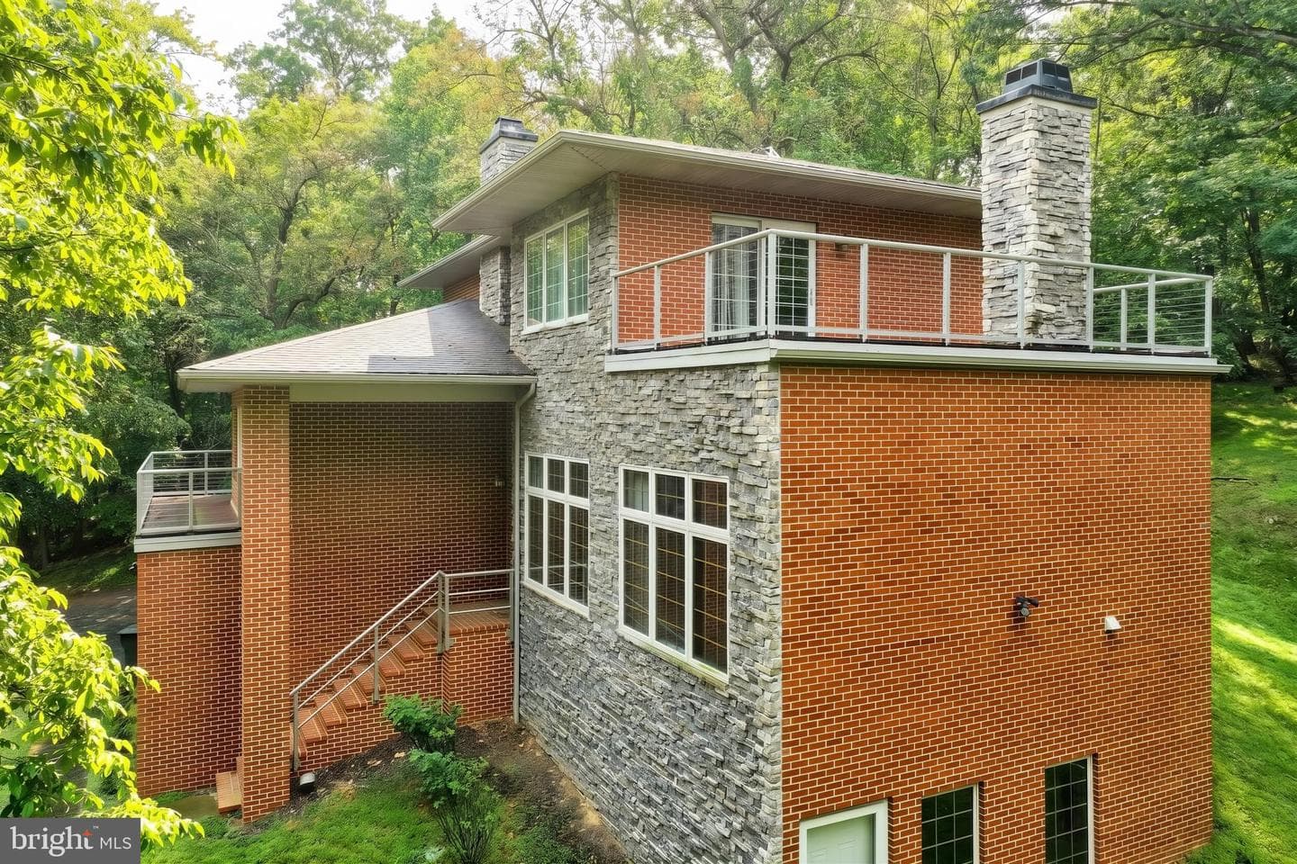 335 Laurel Drive photo 4