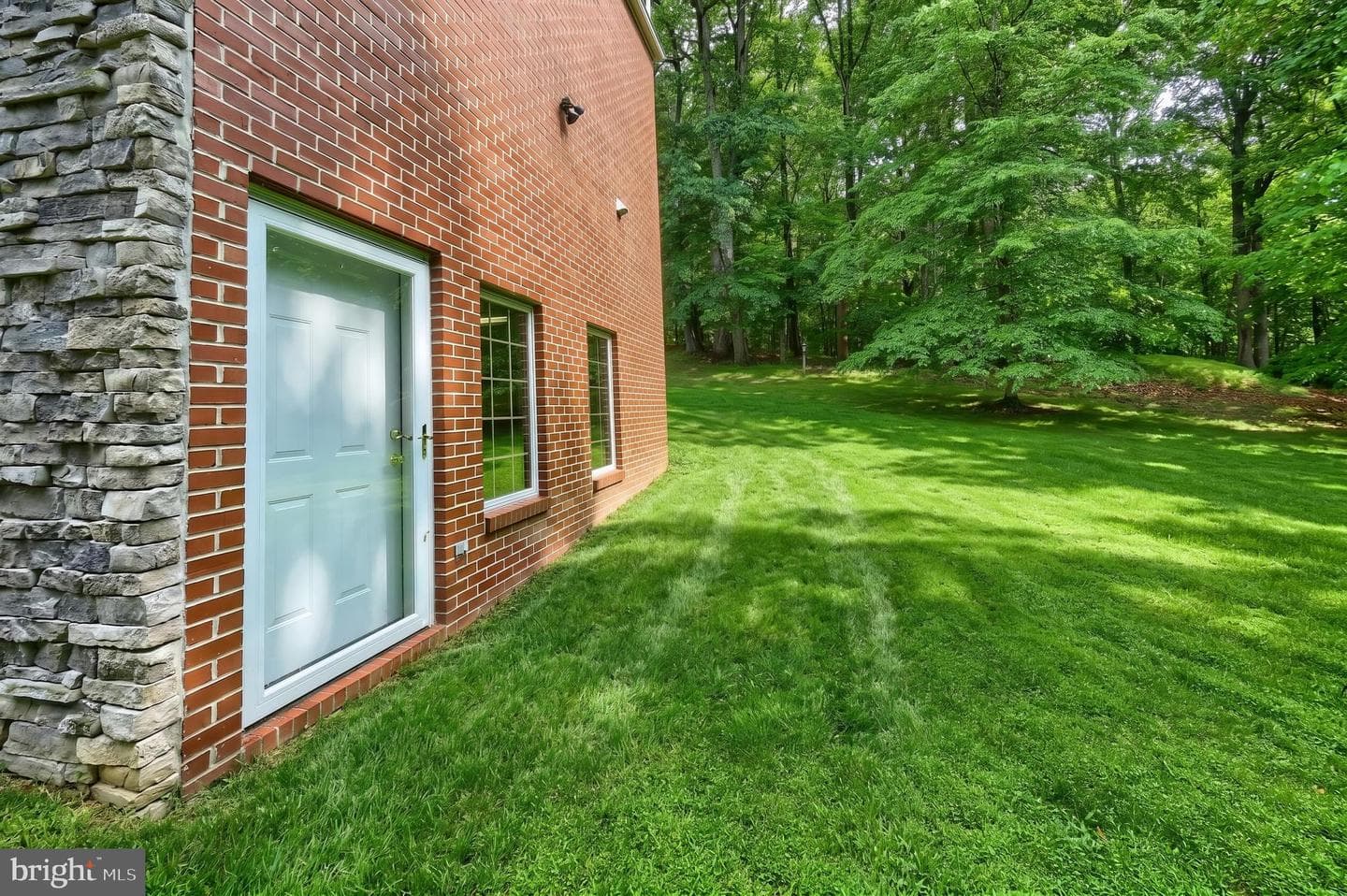 335 Laurel Drive photo 9