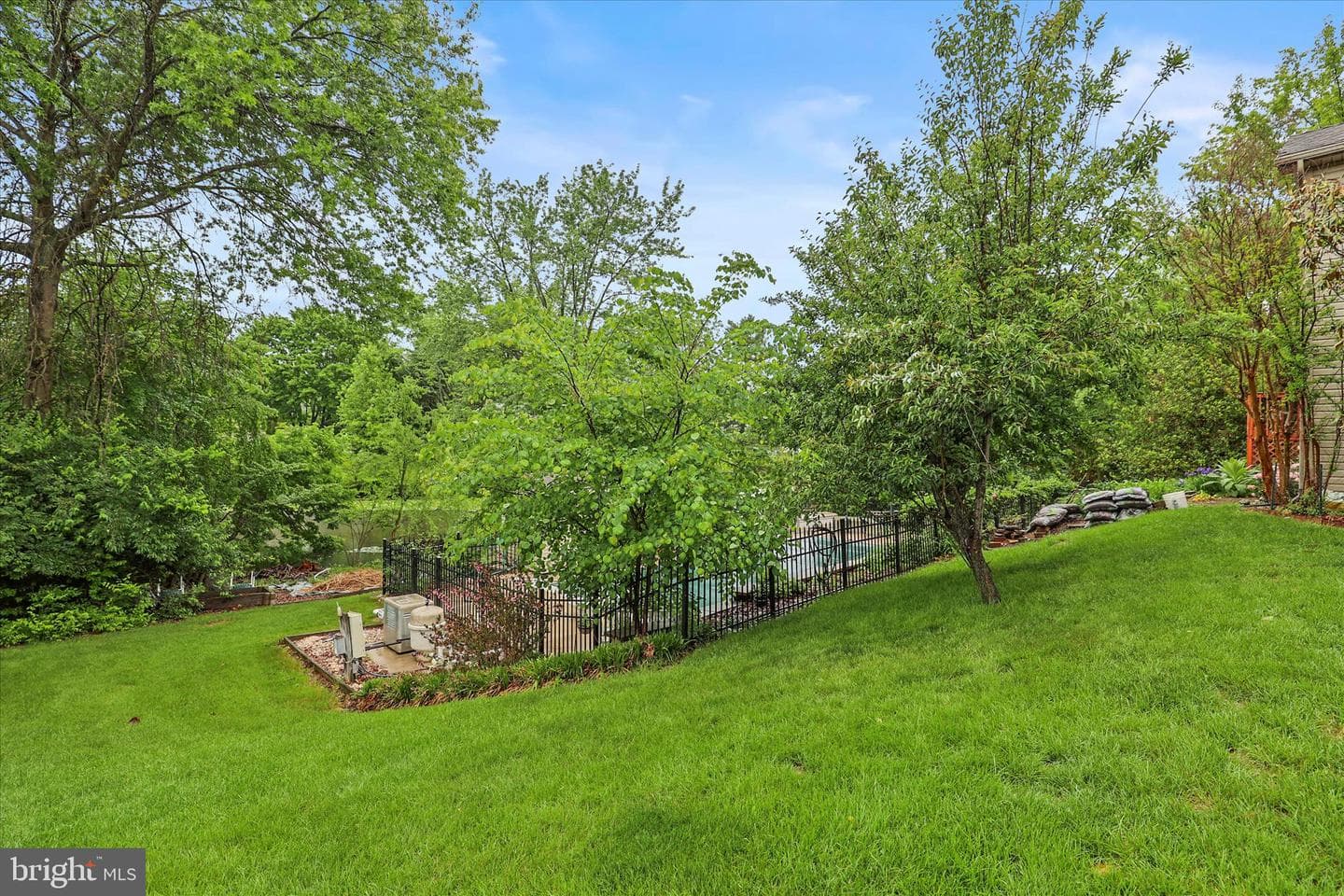 25 Cornell Drive photo 50