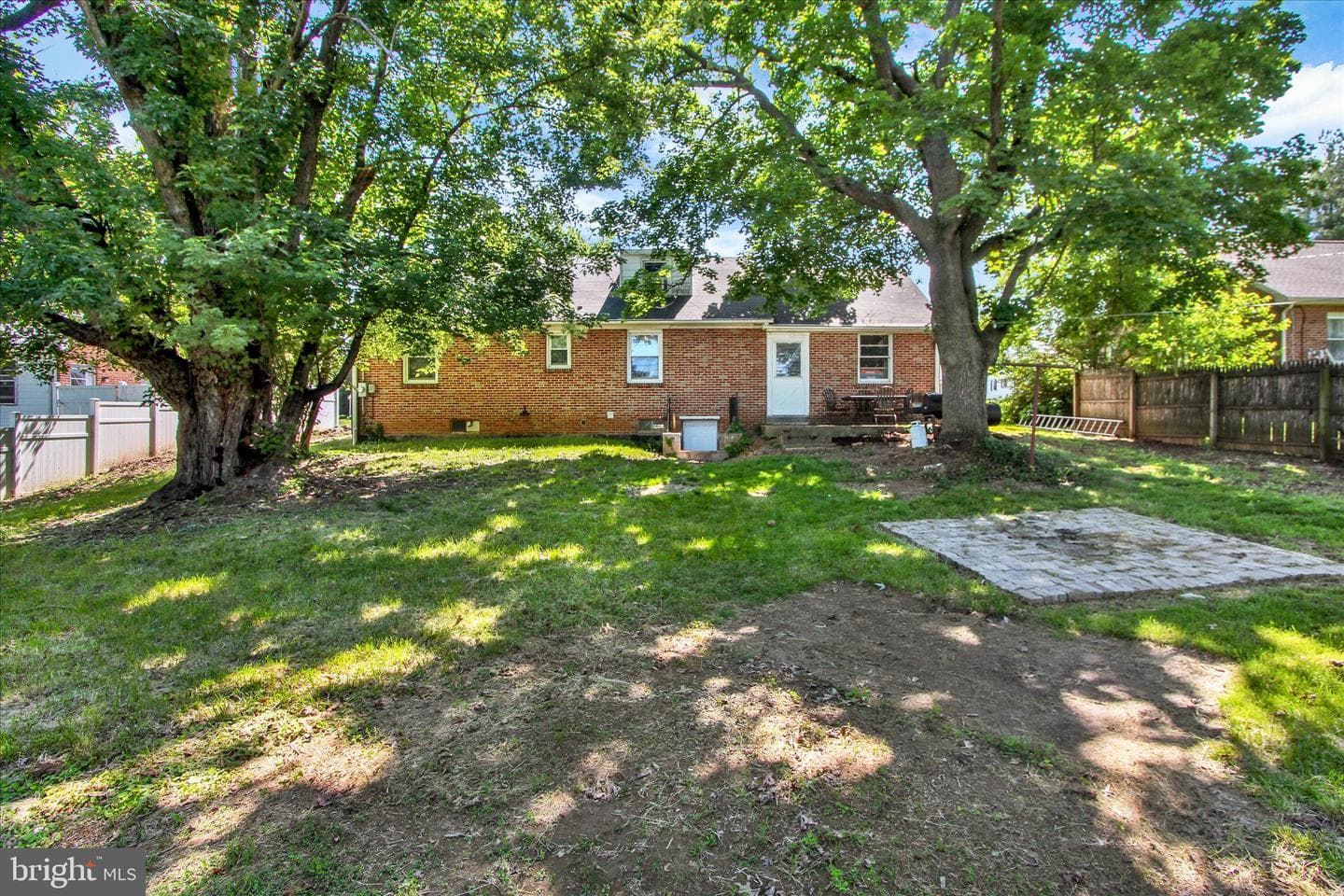 2250 S Queen Street photo 21