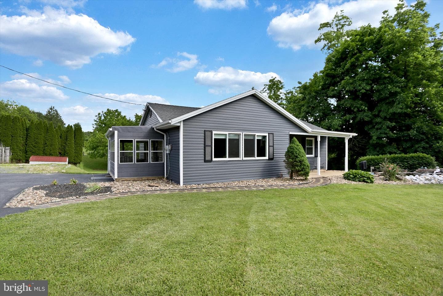 737 Range End Road photo 28