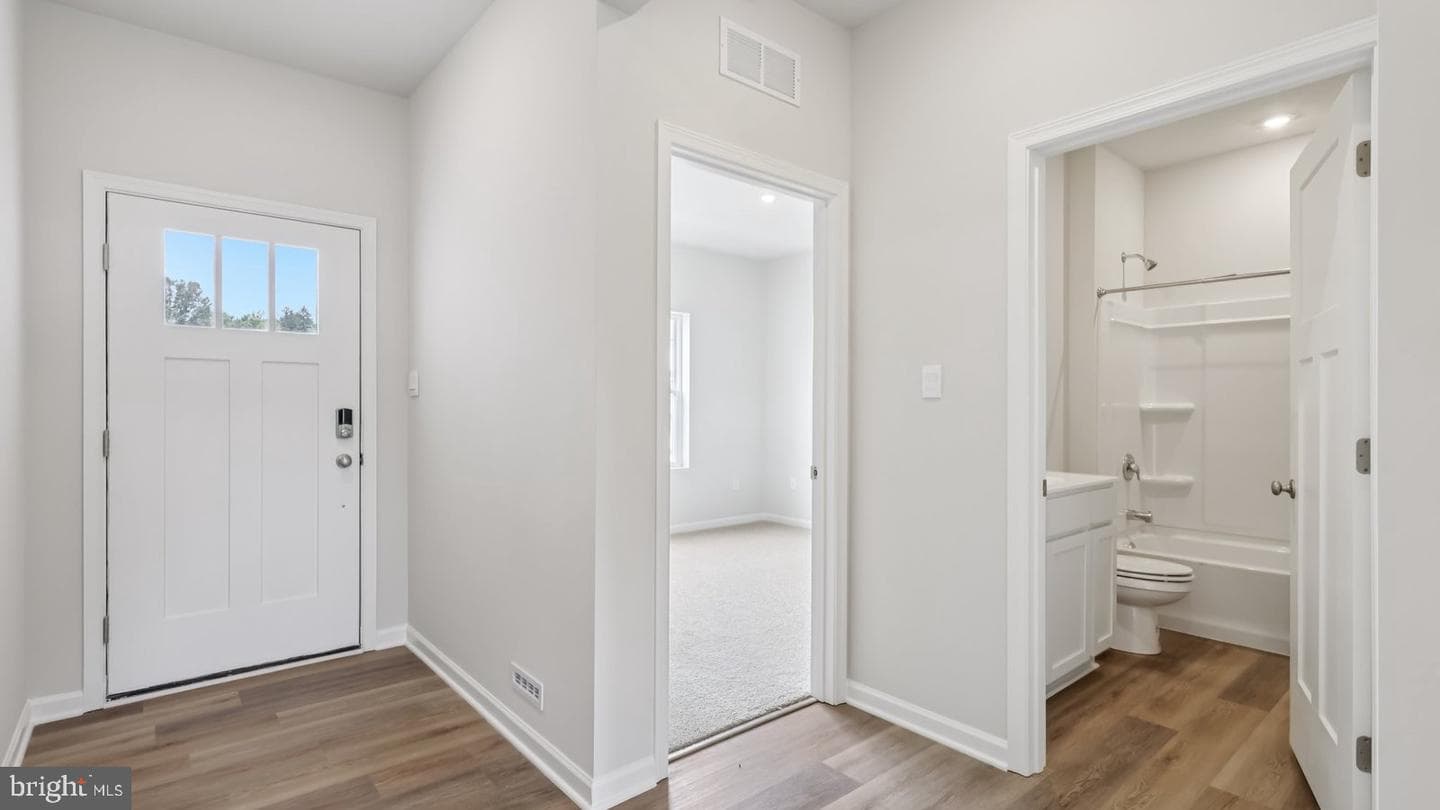 2042 Paperback Way, York