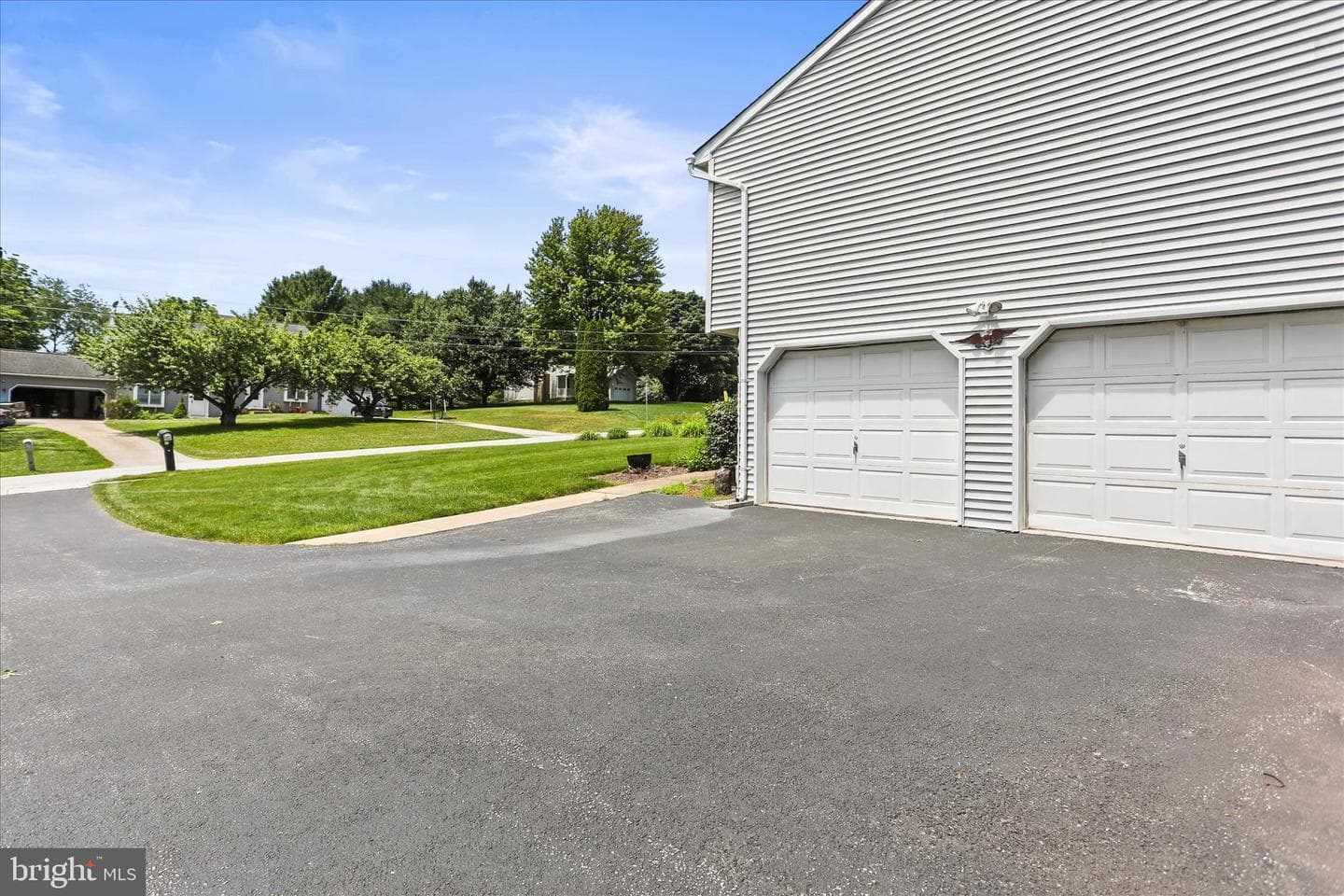 17 Ecker Avenue photo 8
