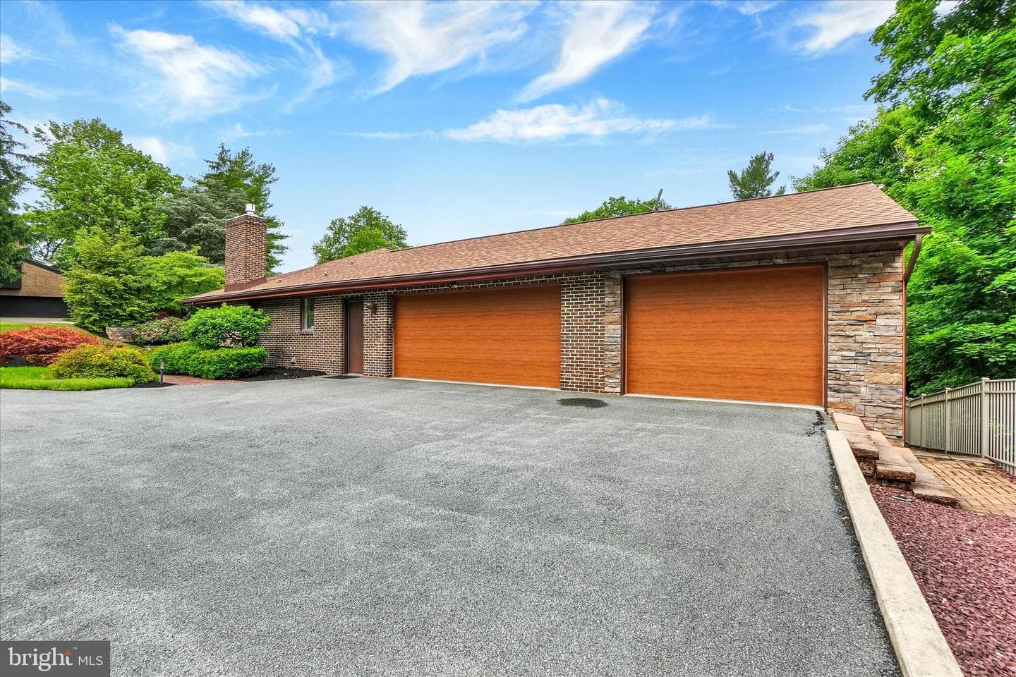 167 N Strathcona Drive photo 60