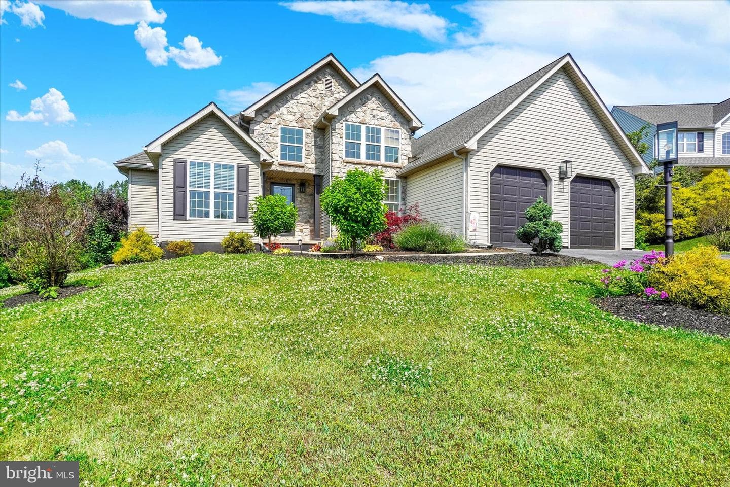 558 Monarch Drive, York