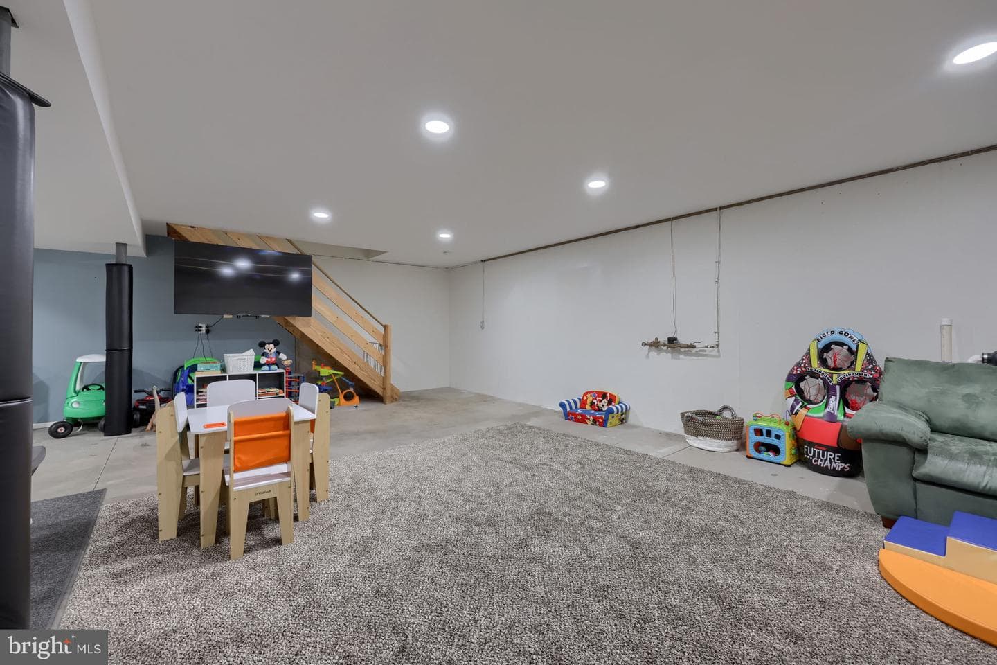 75 Joan Drive photo 25