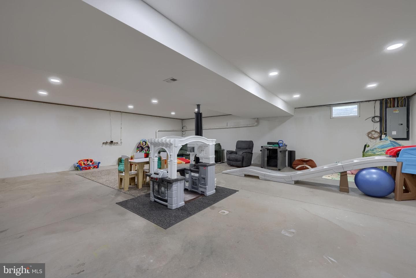 75 Joan Drive photo 27