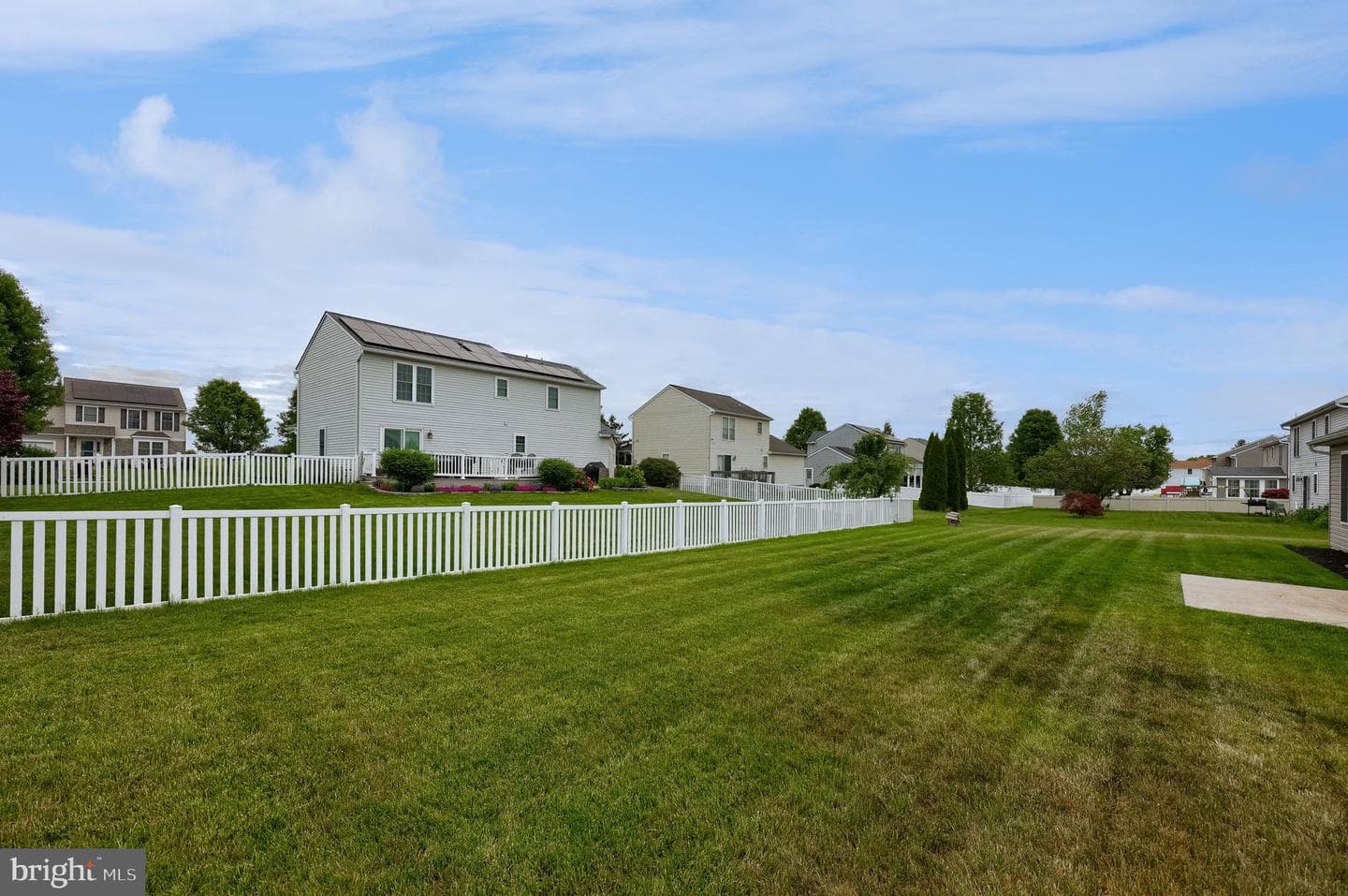 75 Joan Drive photo 32