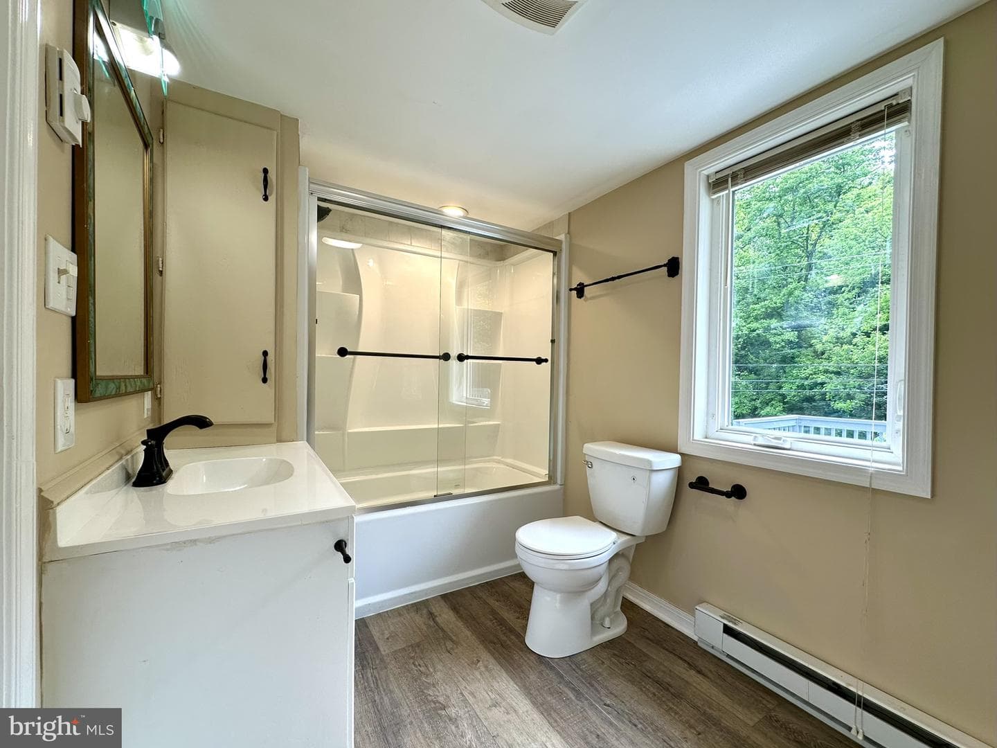 645 Park Street photo 10