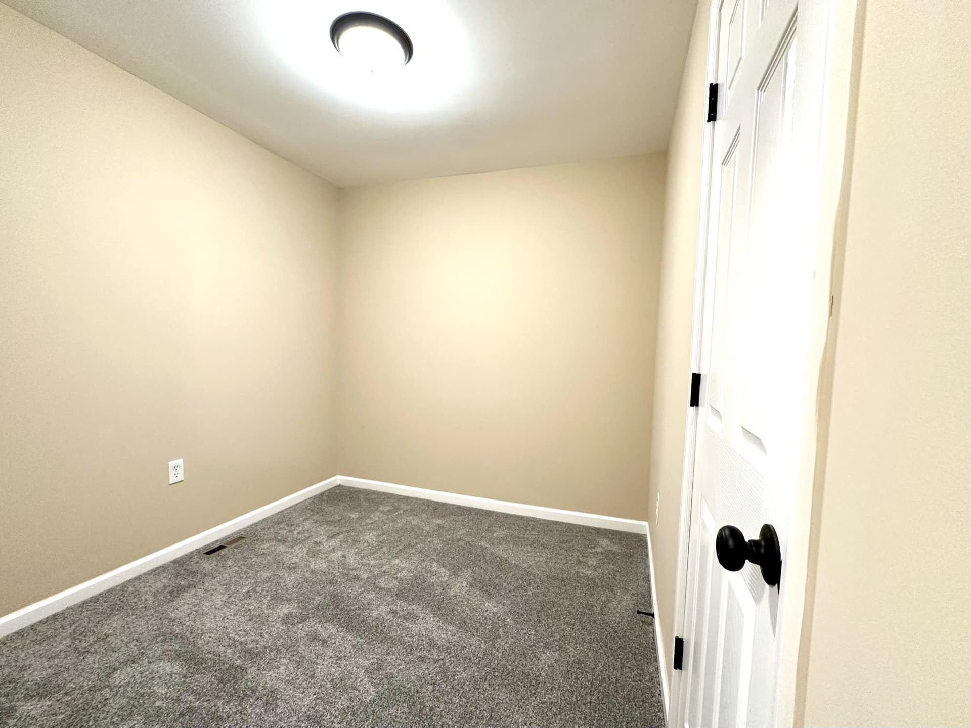 645 Park Street photo 14
