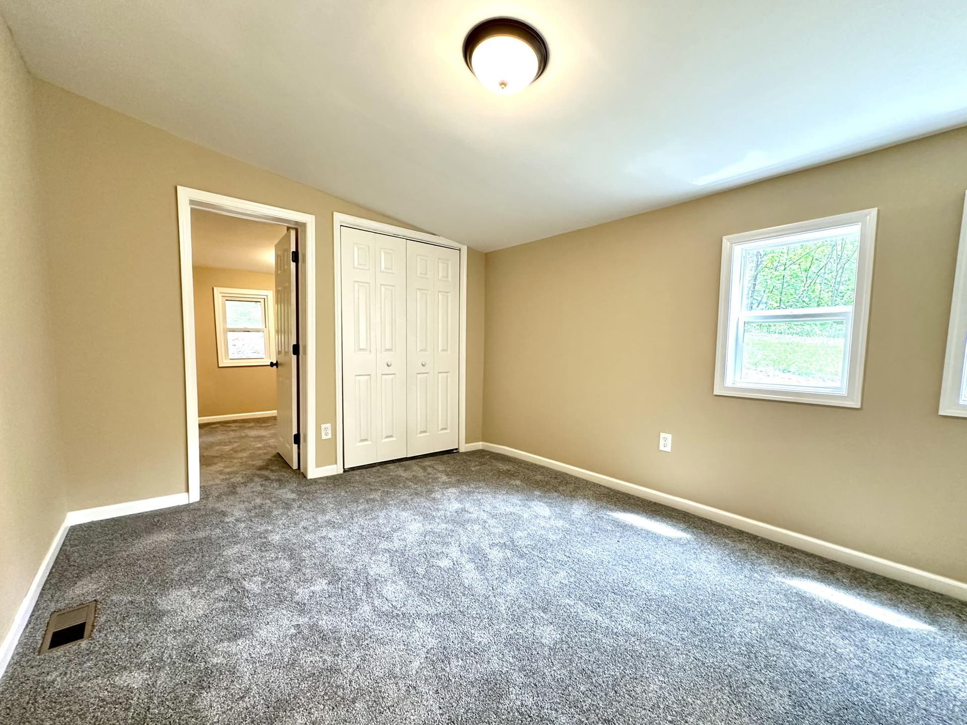 645 Park Street photo 16