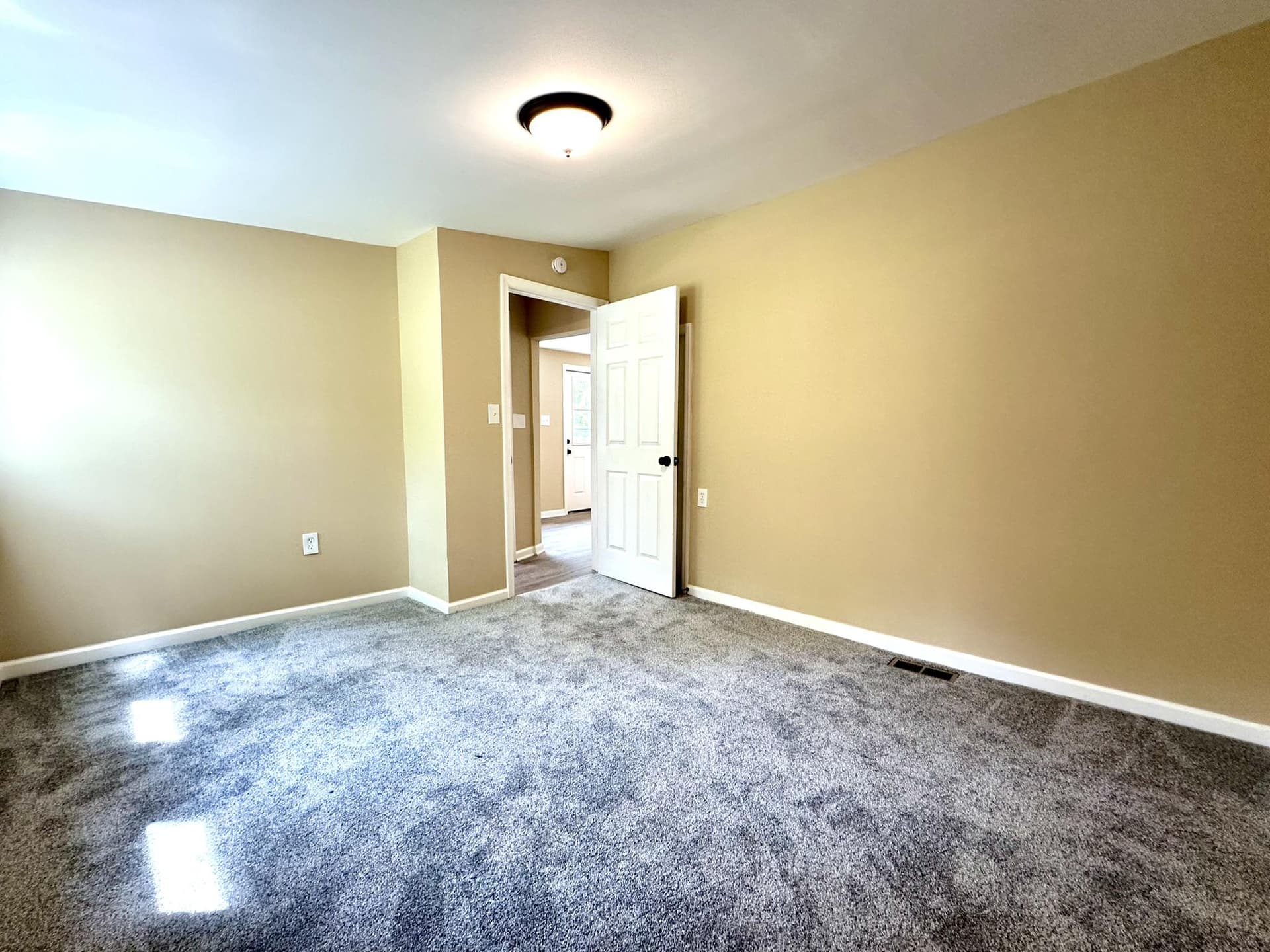 645 Park Street photo 17