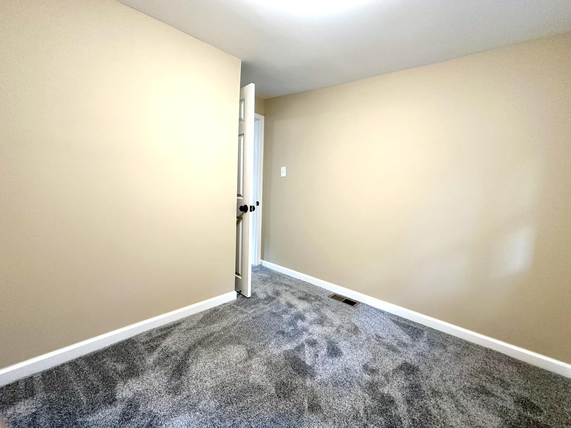 645 Park Street photo 19