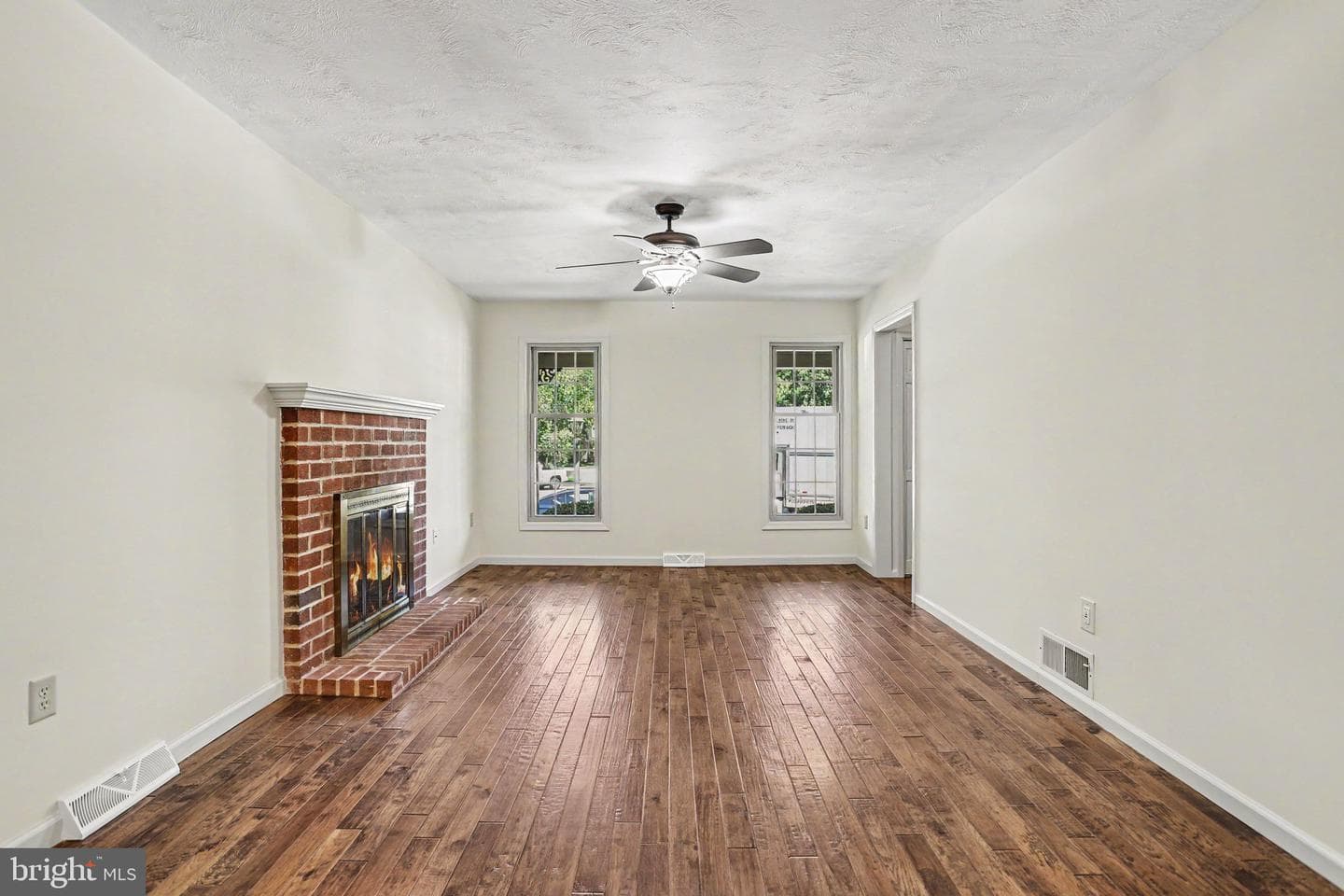 2870 Travis Court photo 7