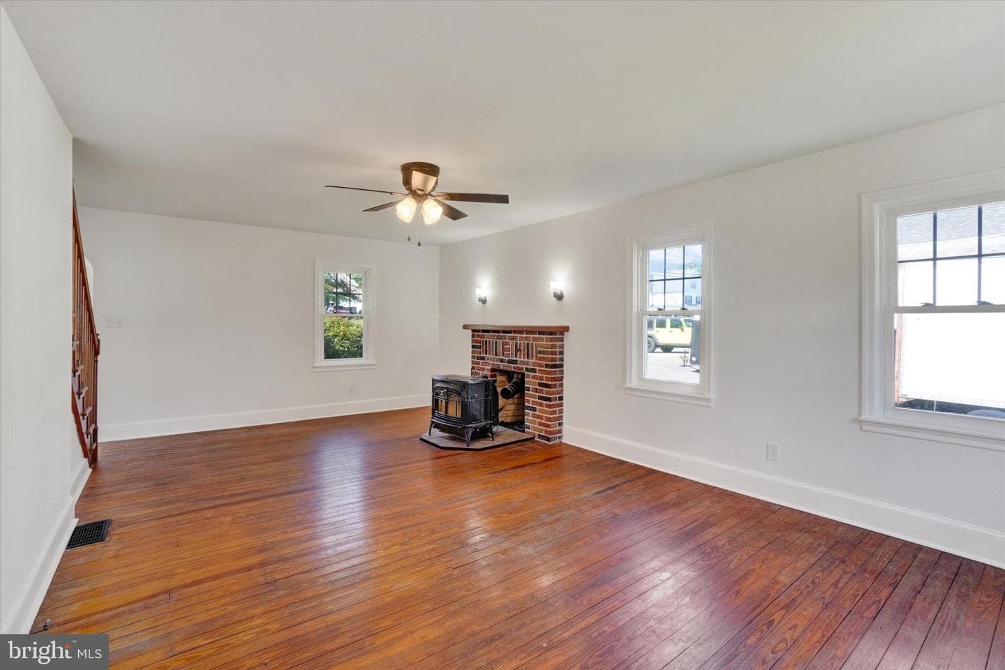 1527 Main Street photo 6