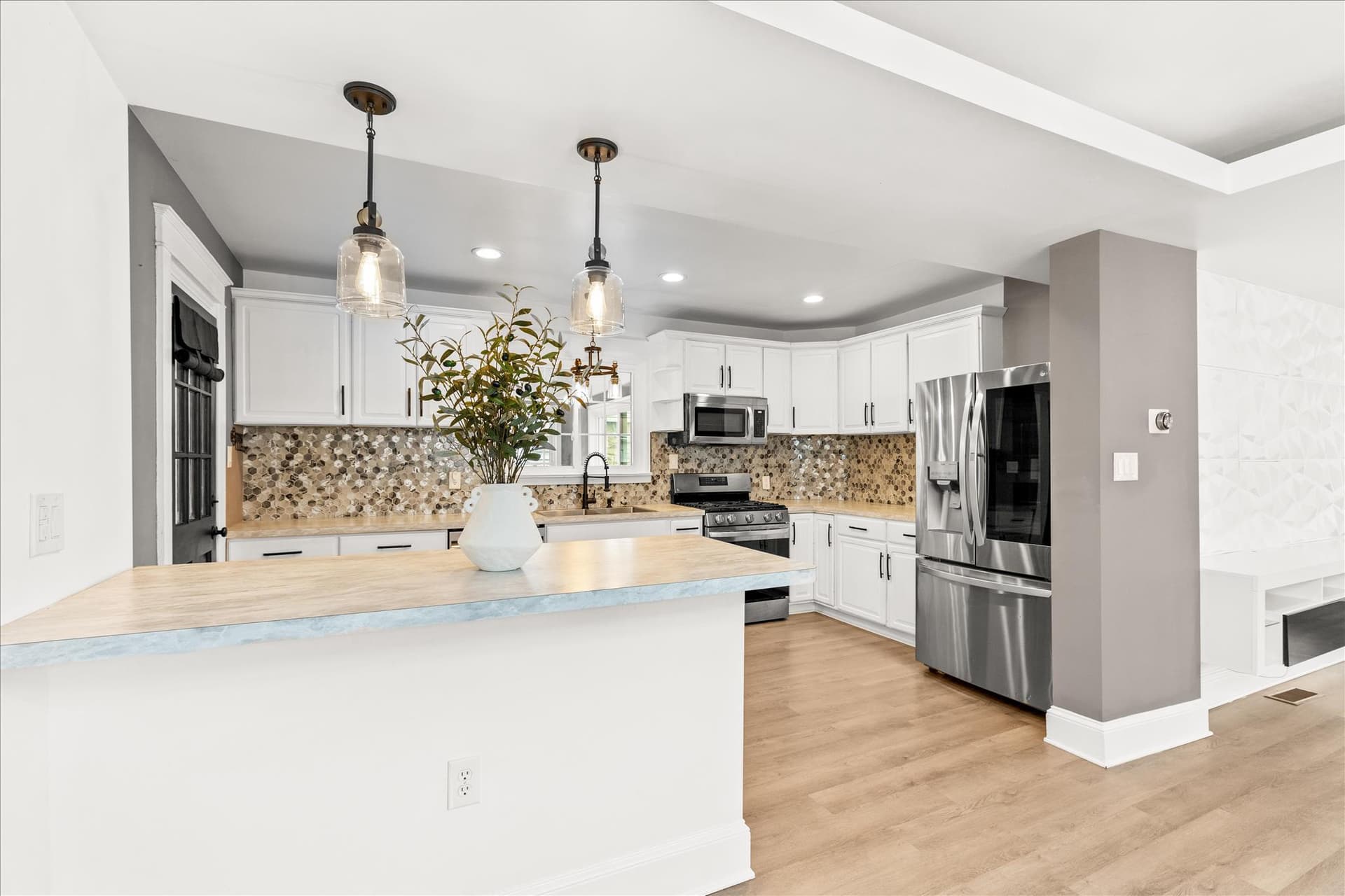 310 Hanover Road photo 17