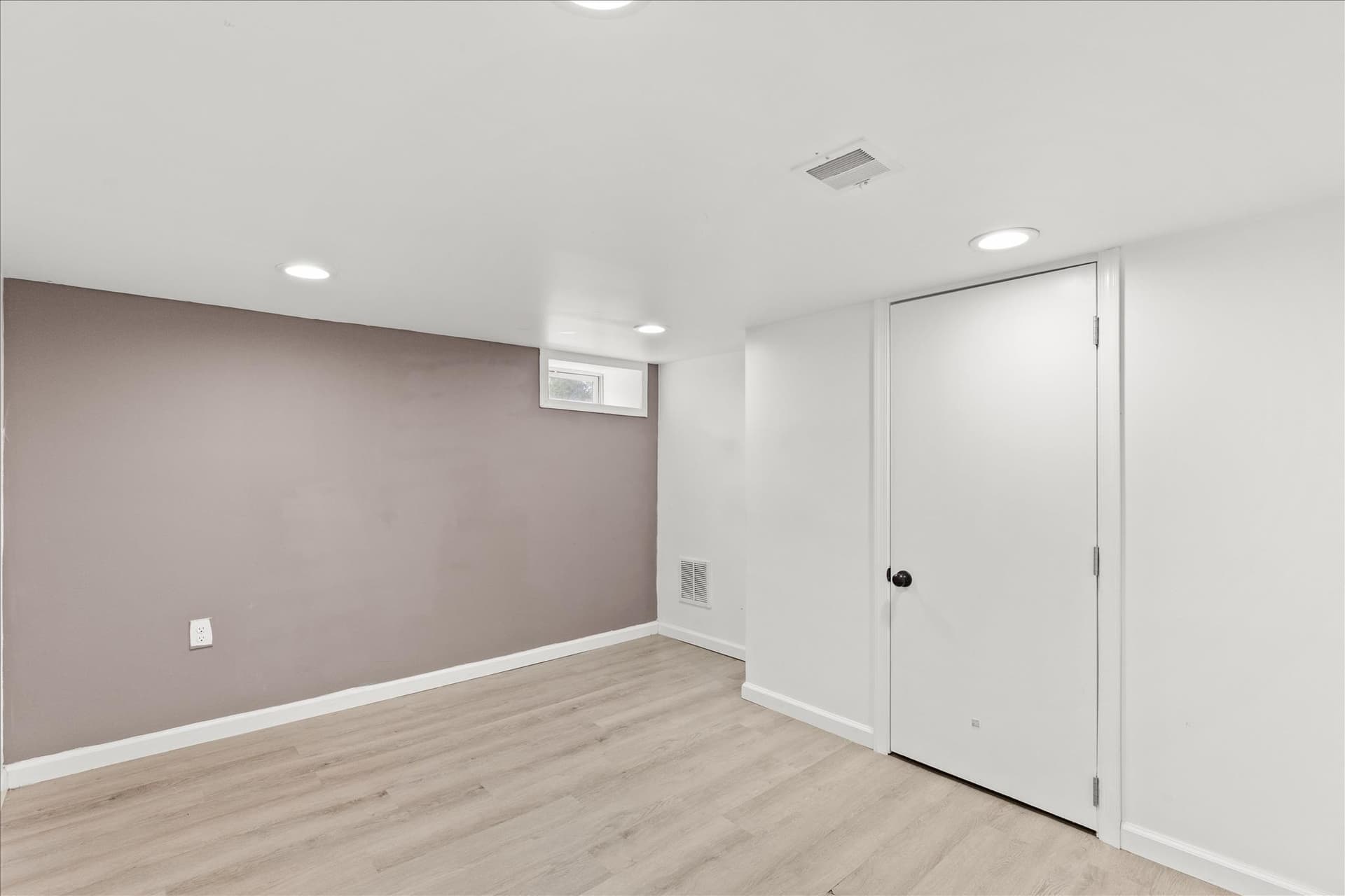 310 Hanover Road photo 33