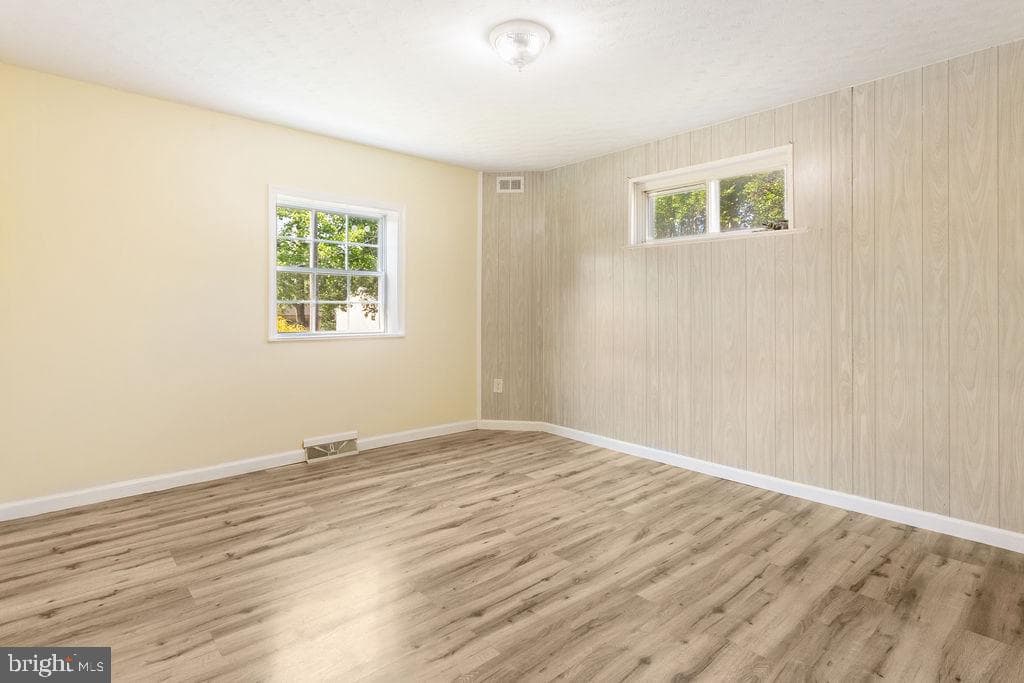 311 E Lancaster Street photo 11