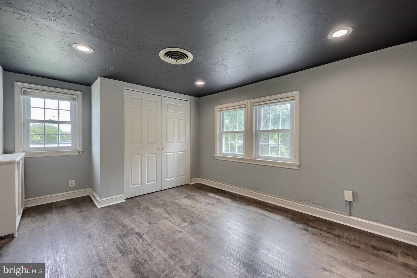 488 Hillcrest Road photo 26