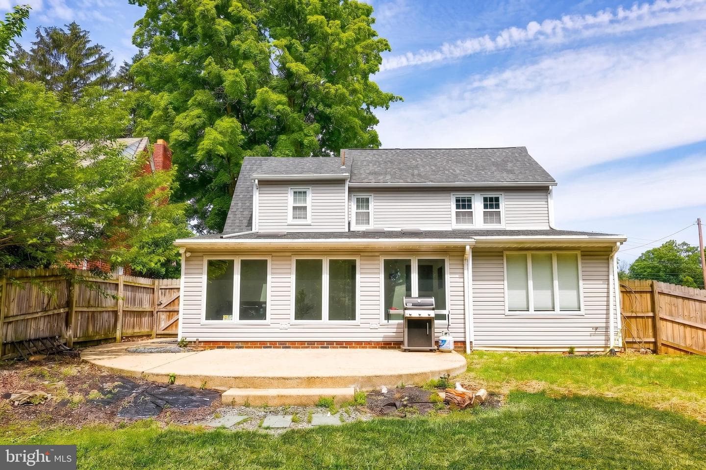 488 Hillcrest Road photo 32