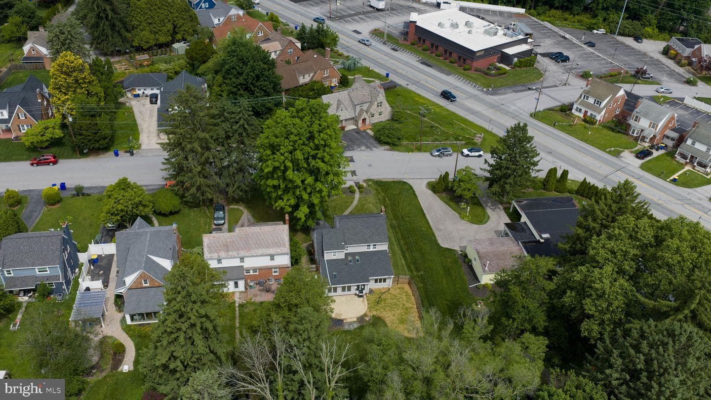 488 Hillcrest Road photo 38