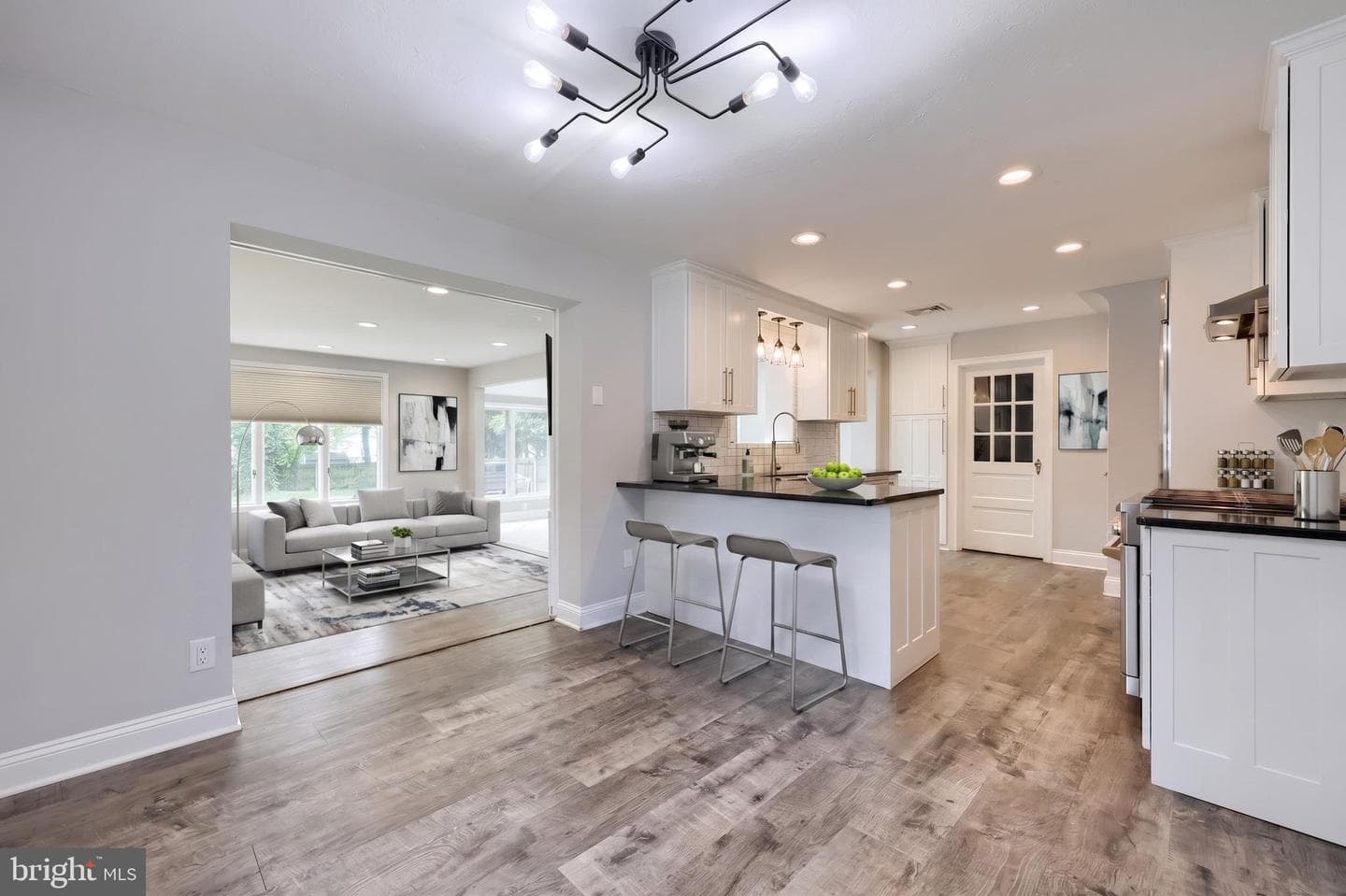 488 Hillcrest Road photo 5