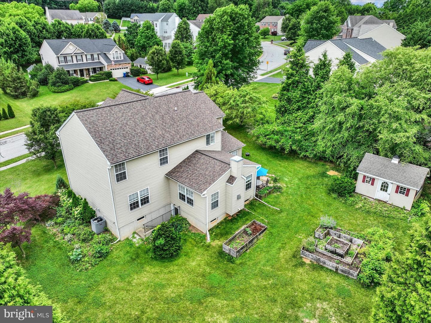 665 Clydesdale Drive photo 32