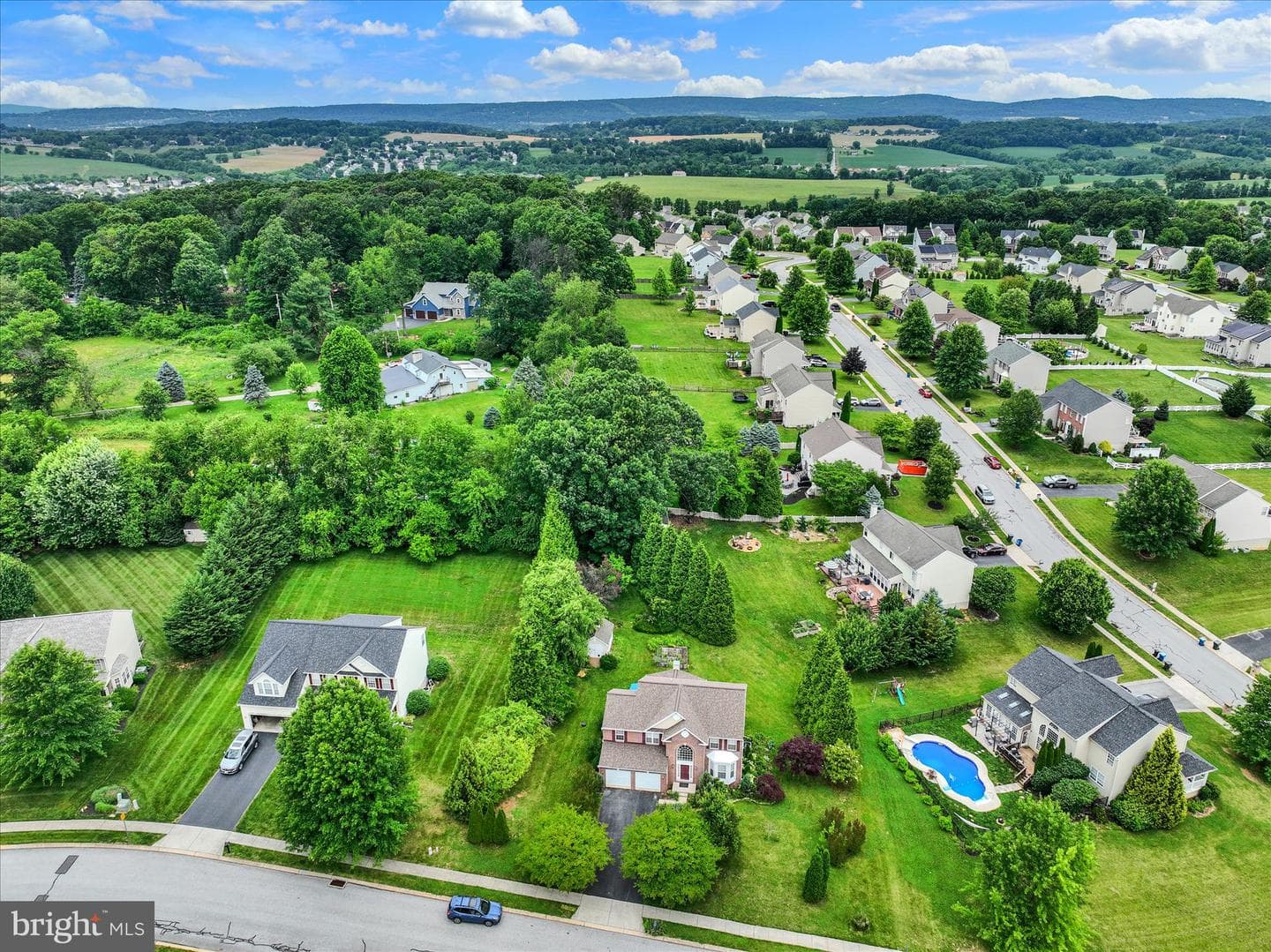 665 Clydesdale Drive photo 35