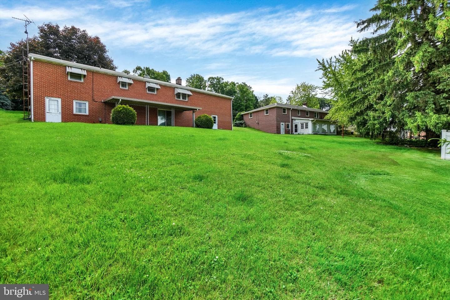 545 Skyview Drive photo 28